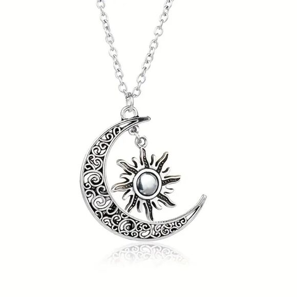 Vtg Style Sun Crescent Moon Necklace Silvertone Celestial Pendant & Chain New - Picture 1 of 5